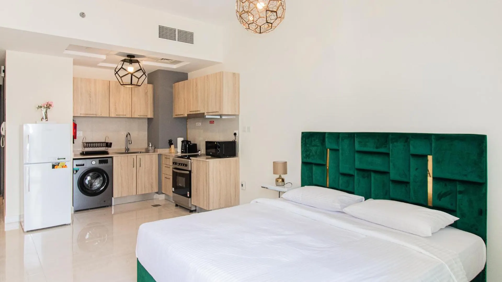 Cozy Studio Haven In Ag Tower - Business Bay Dubai