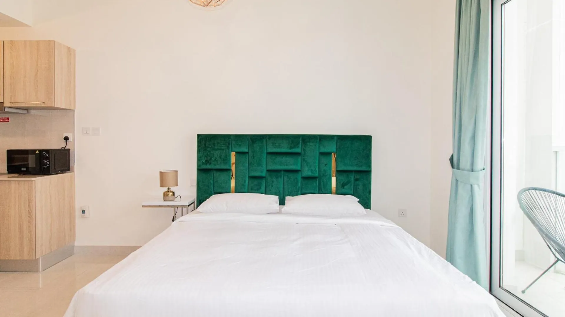 Cozy Studio Haven In Ag Tower - Business Bay Dubai